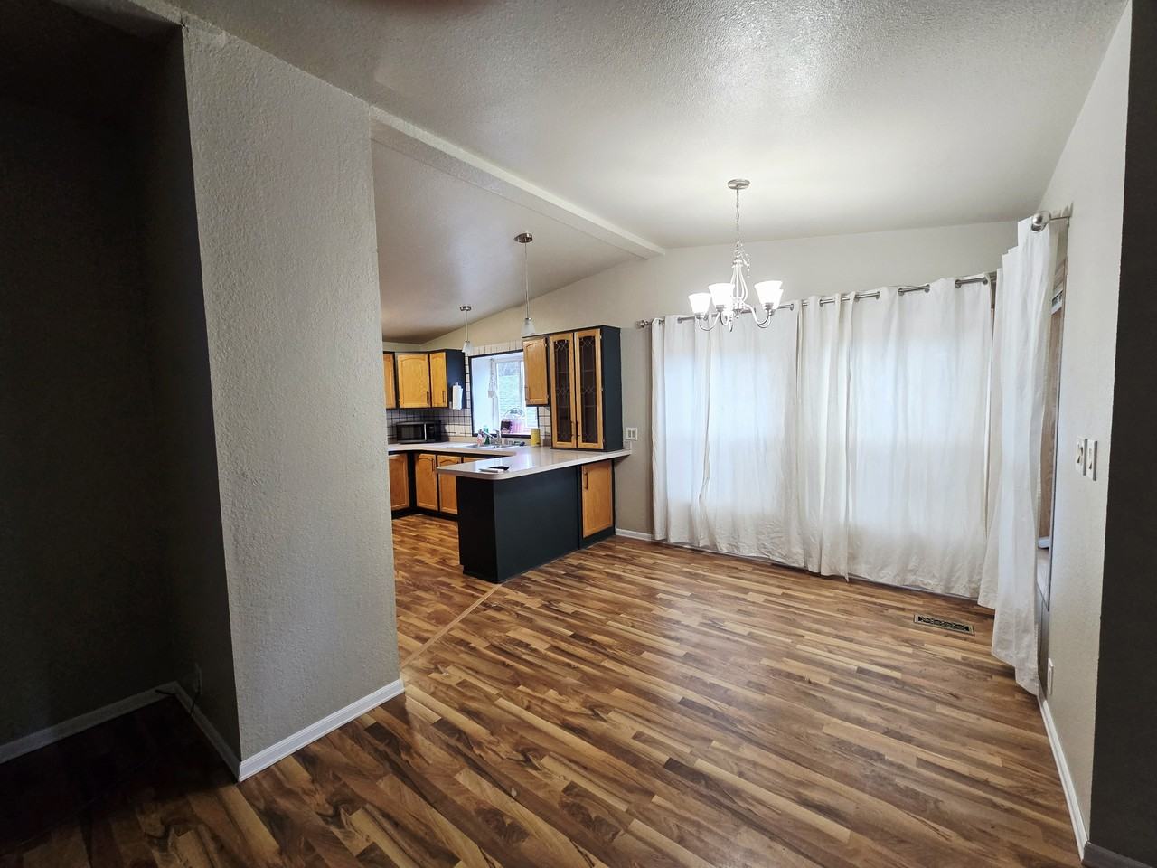 140 Se Fuchsia Ave - Photo 7 of 19