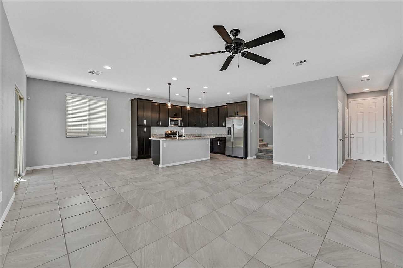4405 Frias Falls Ave - Photo 2 of 25