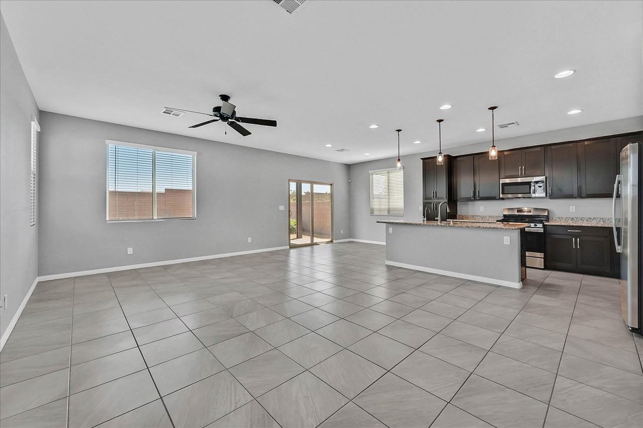 4405 Frias Falls Ave - Photo 3 of 25