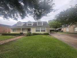 featured image of 2260 Ashley St
