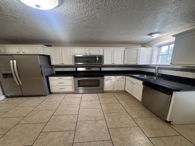 2260 Ashley St - Photo 5 of 16