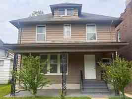 featured image of 721 N Michigan St