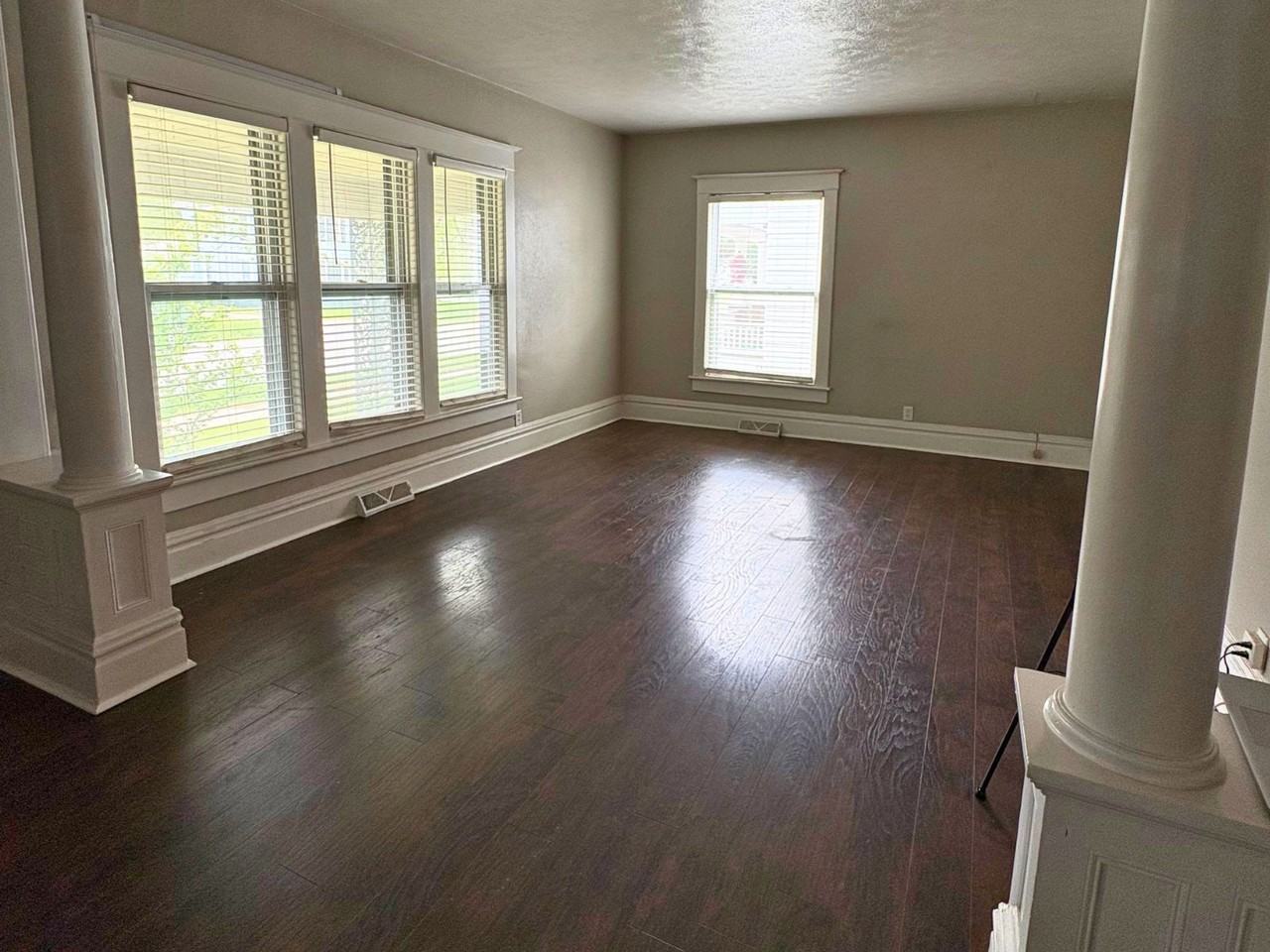 721 N Michigan St - Photo 2 of 15
