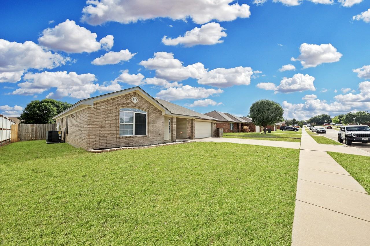 5006 Morning Star Ln - Photo 2 of 21