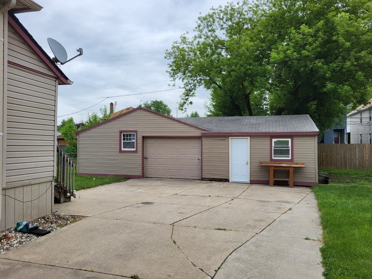 1563 Wilson Ave - Photo 2 of 11