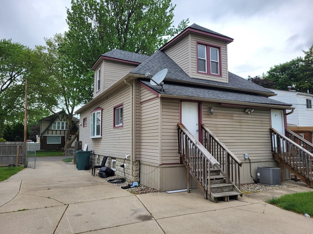 1563 Wilson Ave - Photo 3 of 11