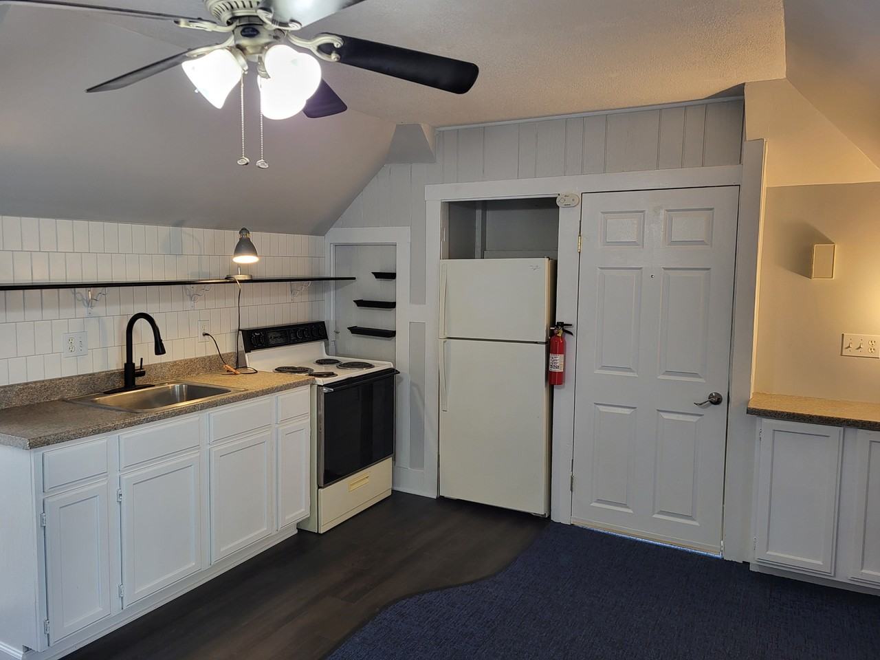 1563 Wilson Ave - Photo 5 of 11