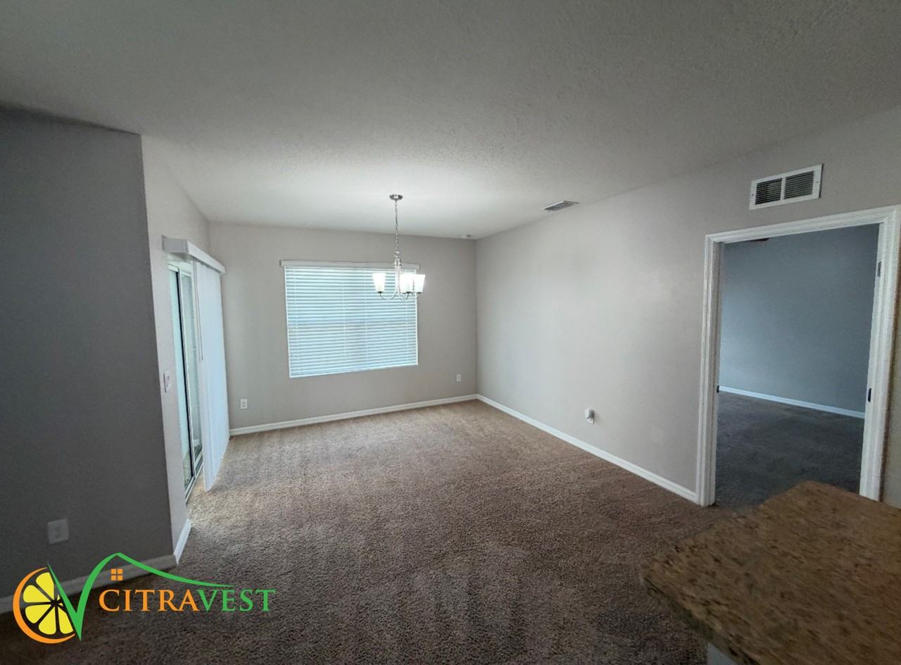5279 Reid Ave - Photo 5 of 13