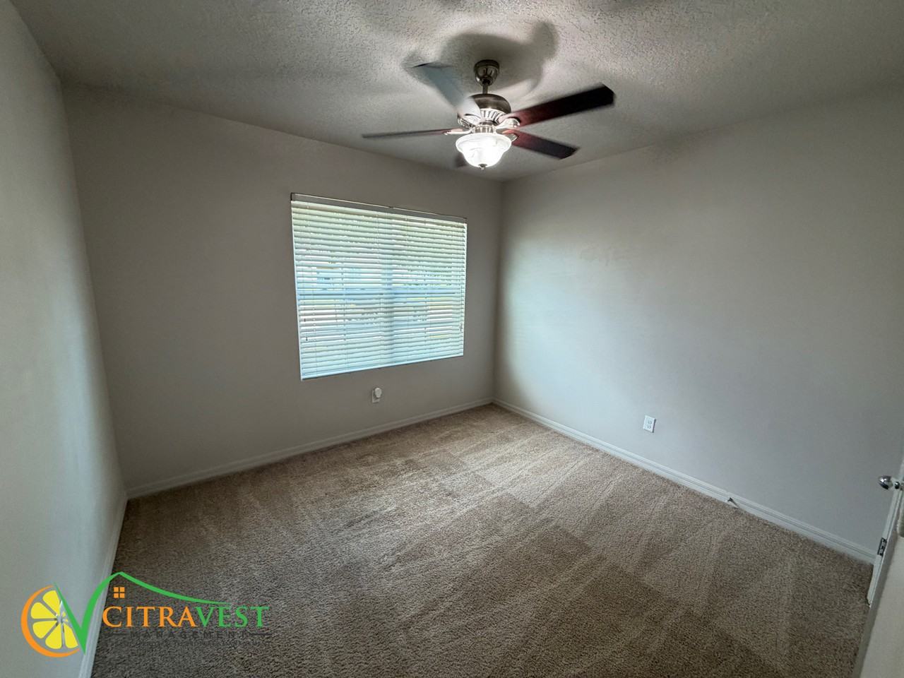 4137 Roberta Dr - Photo 6 of 12