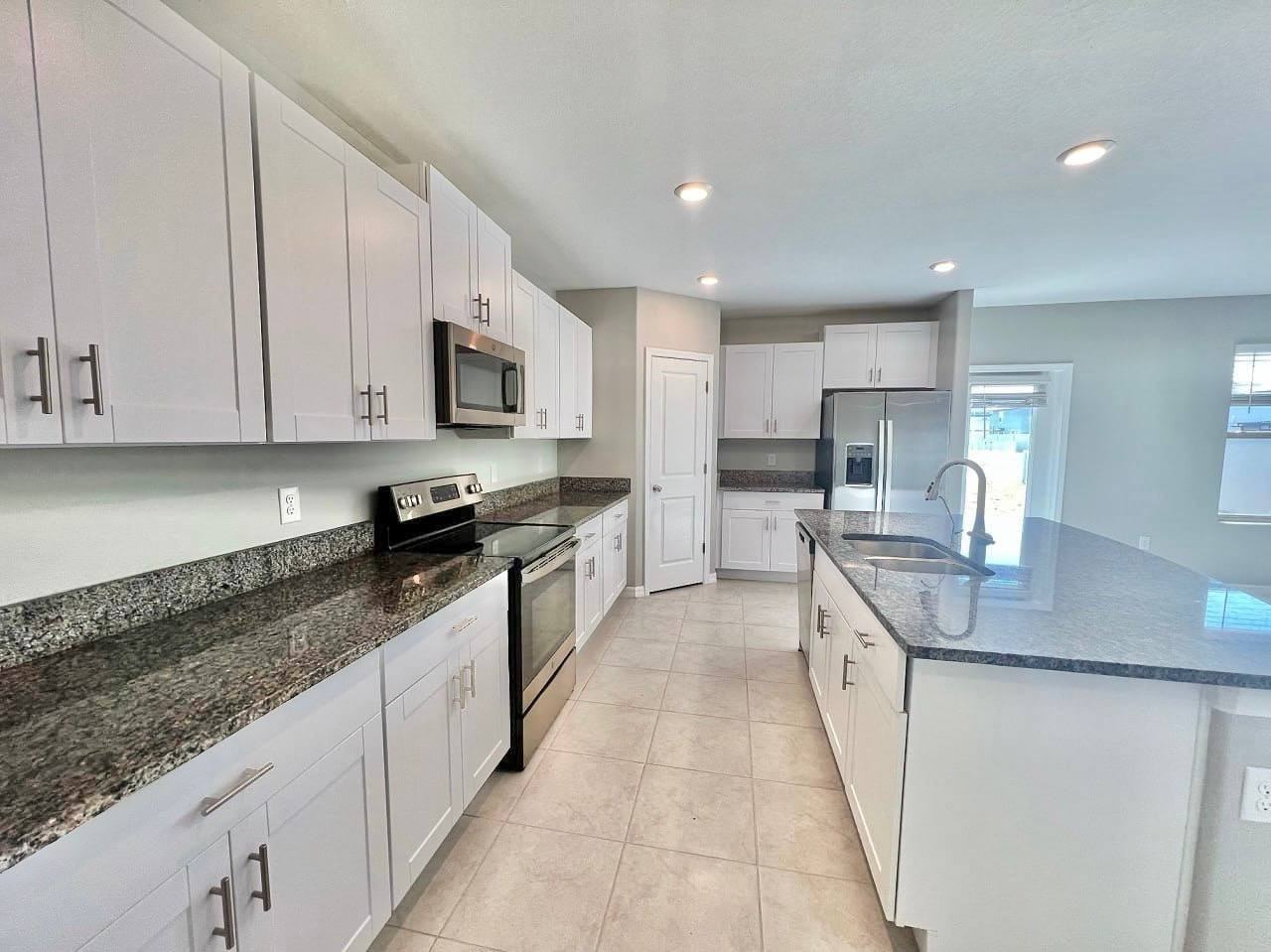 16717 Delia St - Photo 5 of 26
