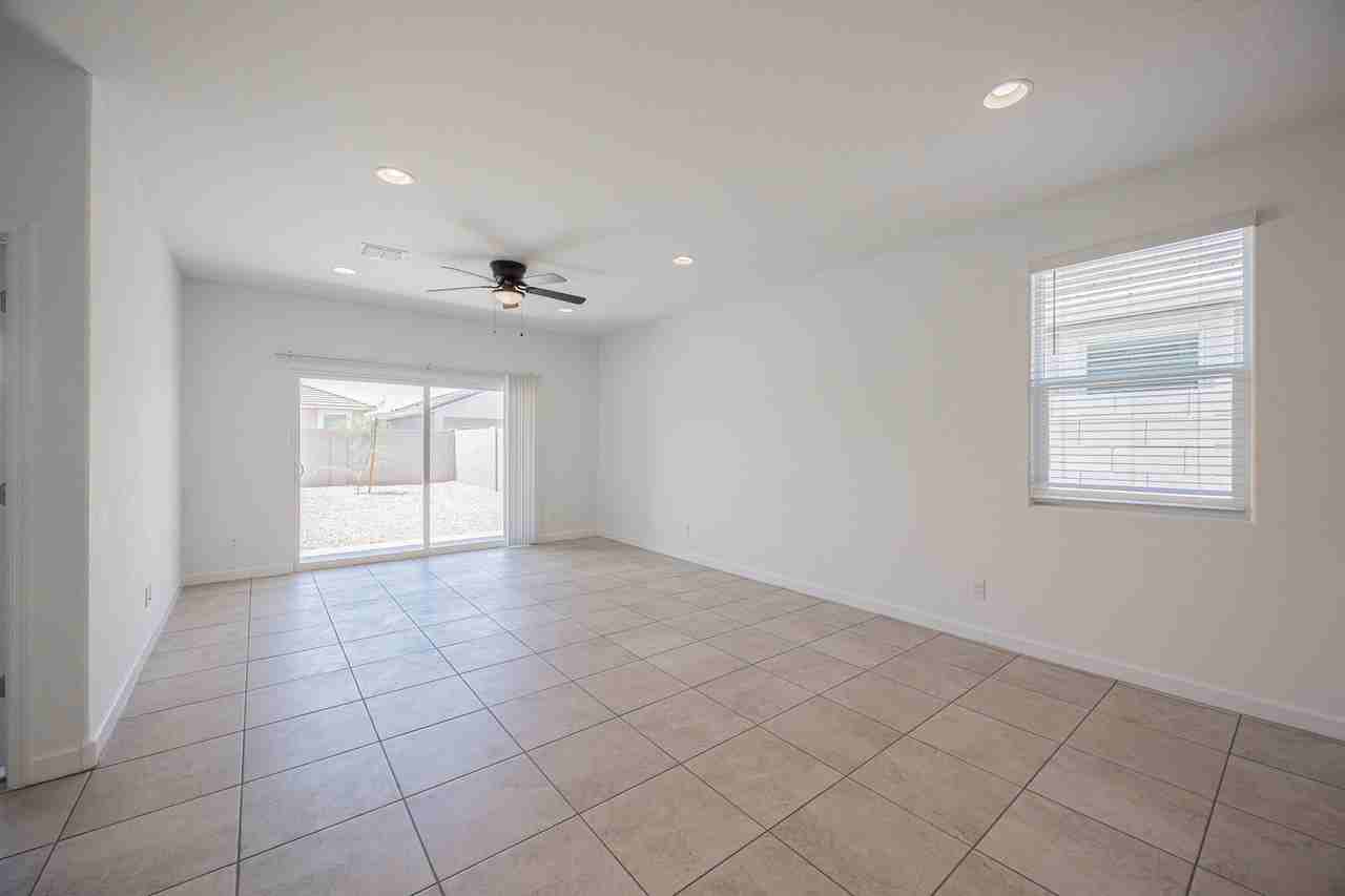38165 W Excussare Way - Photo 4 of 29