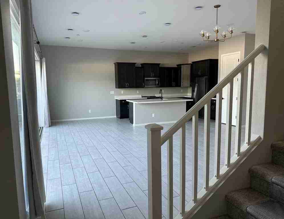 202 E Markwood Dr - Photo 2 of 11