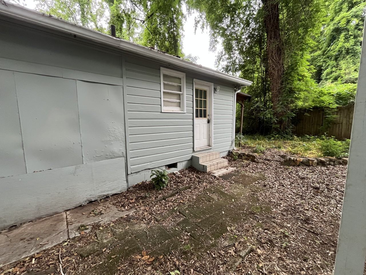 121 Howell Rd #B - Photo 3 of 10
