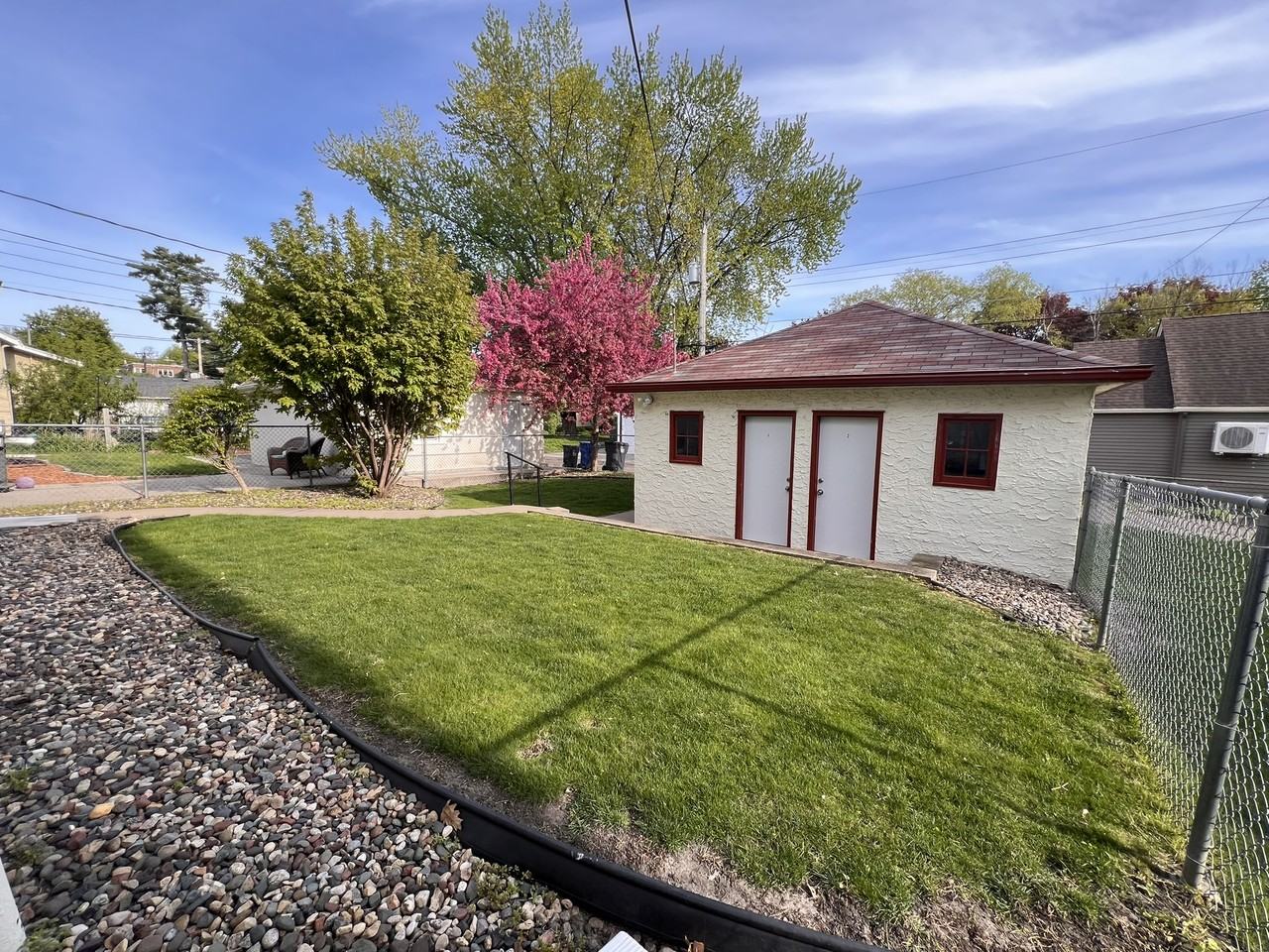 2114 Randolph Ave - Photo 5 of 17