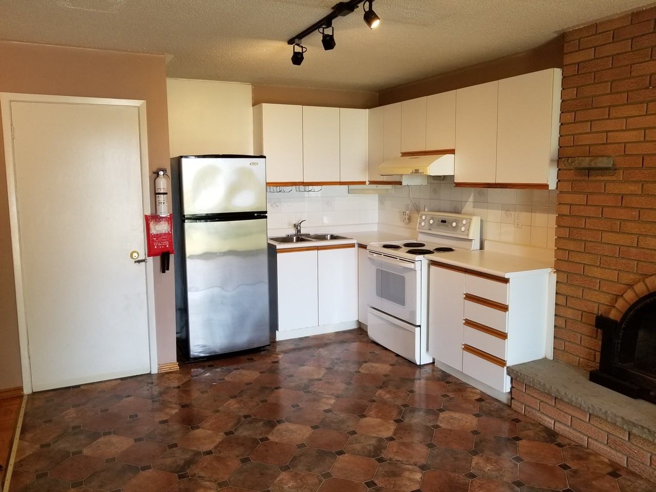 353 Apache Trail #C - Photo 3 of 14