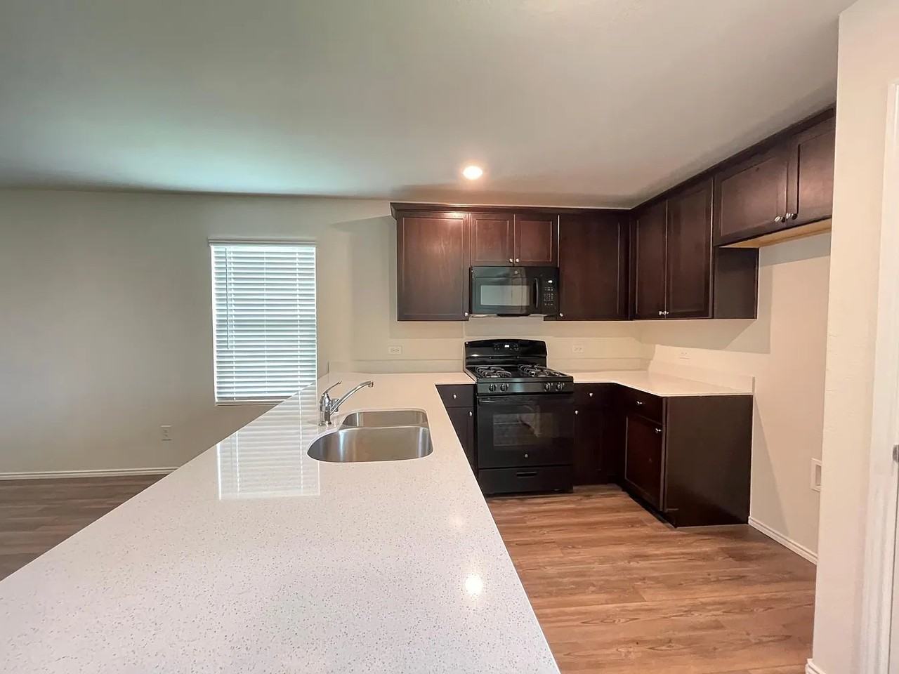 1204 Lady Bird St #NA - Photo 3 of 8