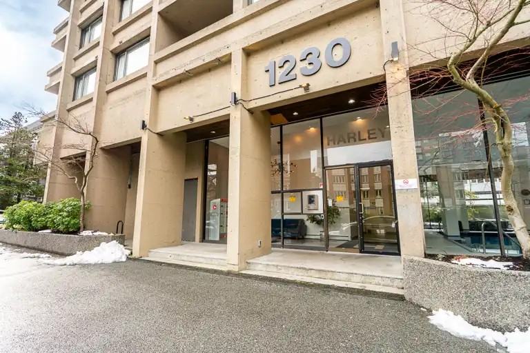 1230 Nelson St #704 - Photo 2 of 11