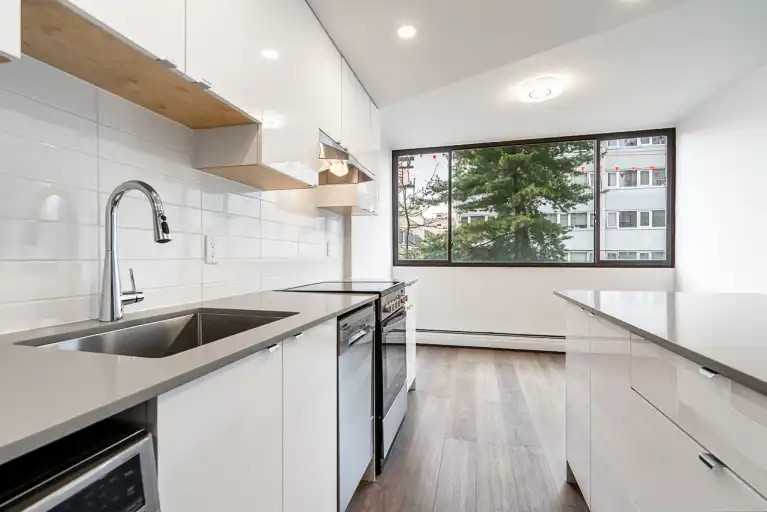 1230 Nelson St #704 - Photo 7 of 11