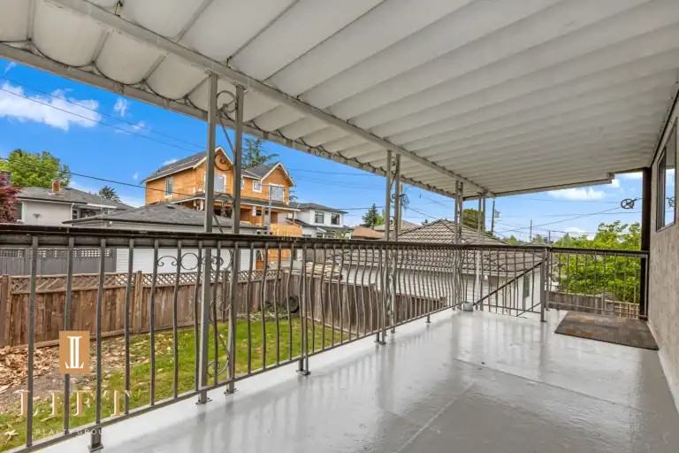 1249 Lillooet St - Photo 3 of 26
