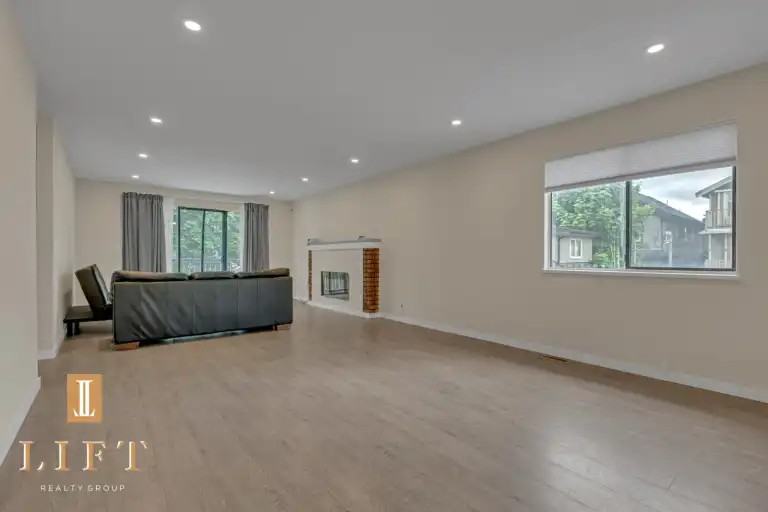 1249 Lillooet St - Photo 5 of 26