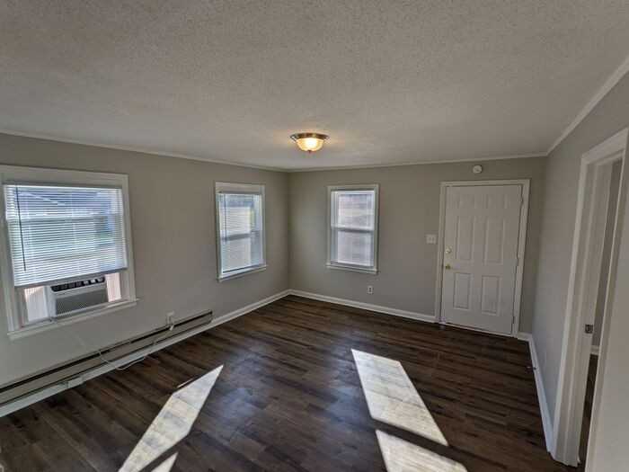 2249 Story St - Photo 3 of 9