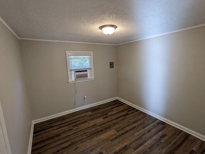 2249 Story St - Photo 5 of 9