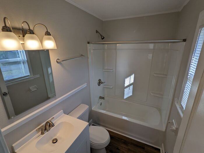 2249 Story St - Photo 6 of 9