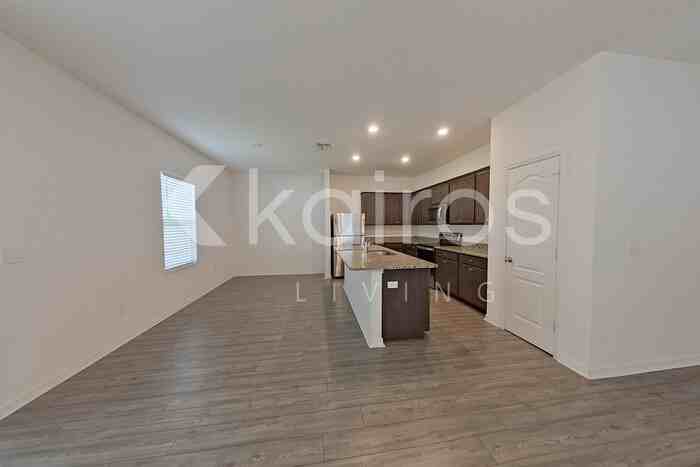 30059 Fedora Cir - Photo 7 of 32