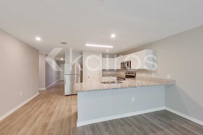 8185 99th Ct - Photo 6 of 23