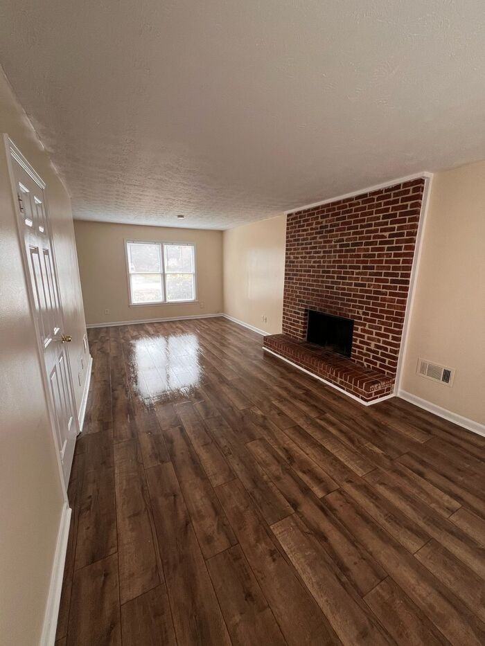 2136 Golfview Dr Se - Photo 3 of 34