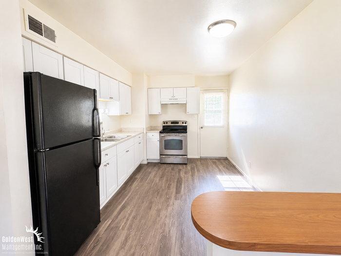 6818 N 17th Ave #10 - Photo 2 of 9