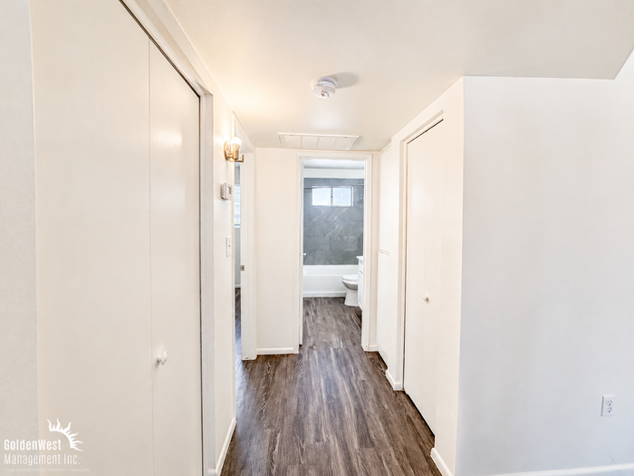 6818 N 17th Ave #10 - Photo 5 of 9