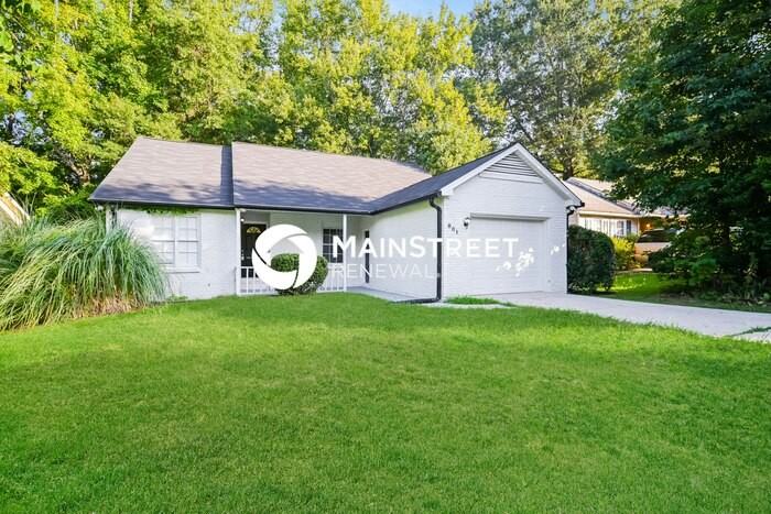 801 Redland Dr - Photo 2 of 16
