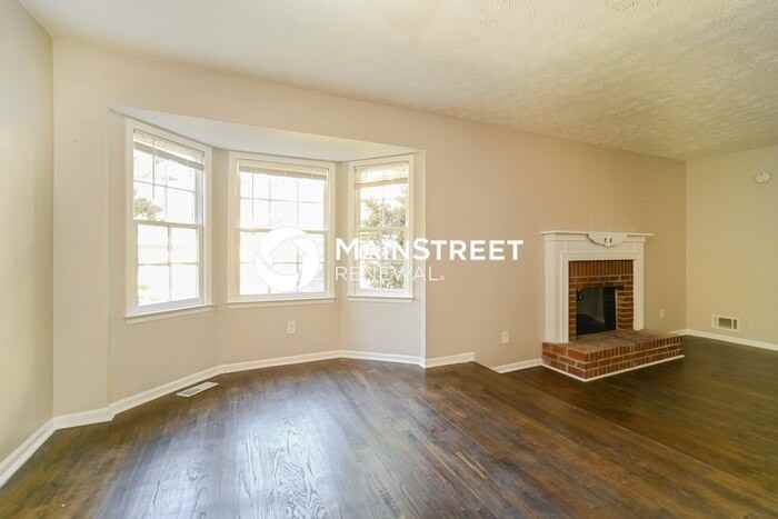 801 Redland Dr - Photo 4 of 16