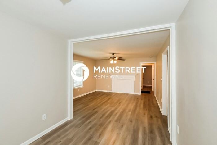 812 S Johnson St - Photo 3 of 16