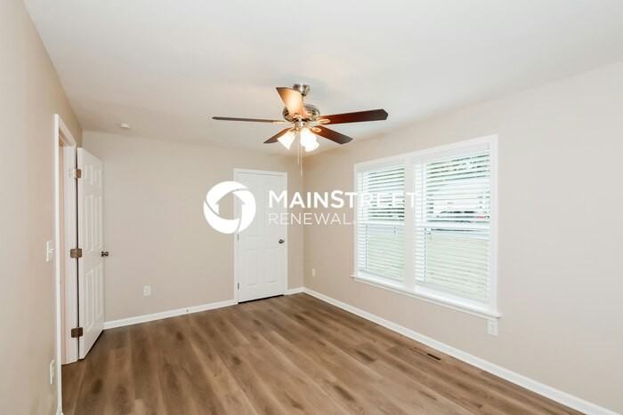 812 S Johnson St - Photo 7 of 16