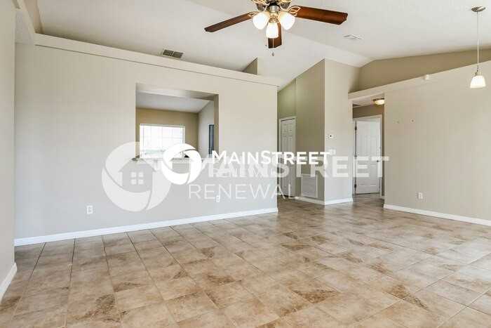12017 Woodglen Cir - Photo 4 of 16