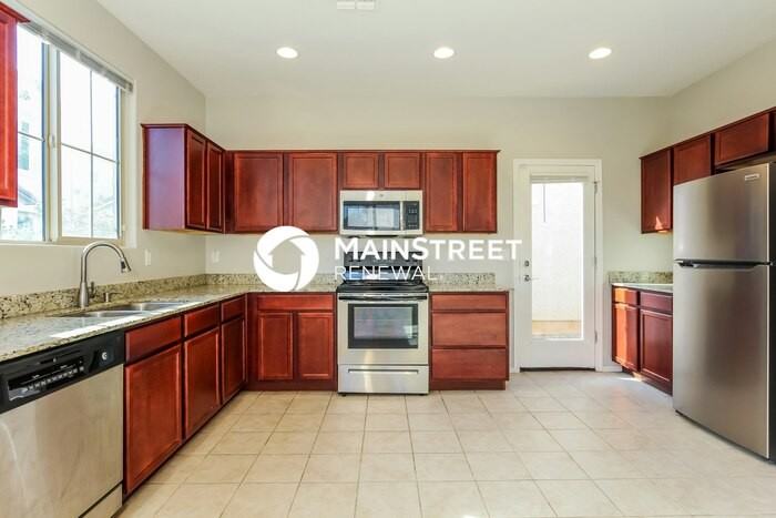 2822 N 73rd Dr - Photo 4 of 15