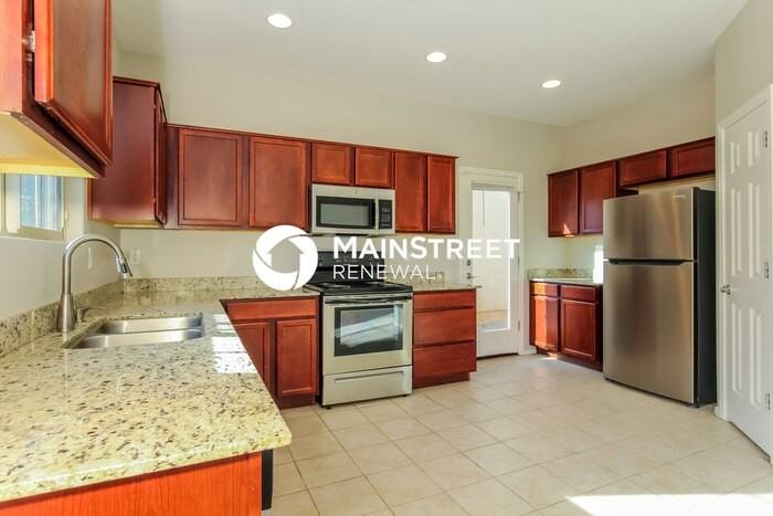 2822 N 73rd Dr - Photo 5 of 15