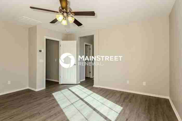 2822 N 73rd Dr - Photo 6 of 15