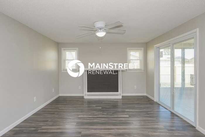 7829 Glencoe Dr - Photo 7 of 15