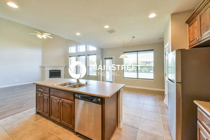 13673 Saddlewood Dr - Photo 5 of 16