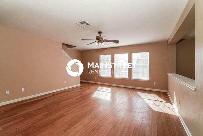 13109 Lofton Cliff Dr - Photo 3 of 15