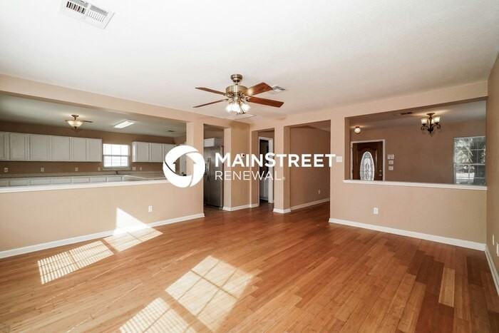 13109 Lofton Cliff Dr - Photo 4 of 15