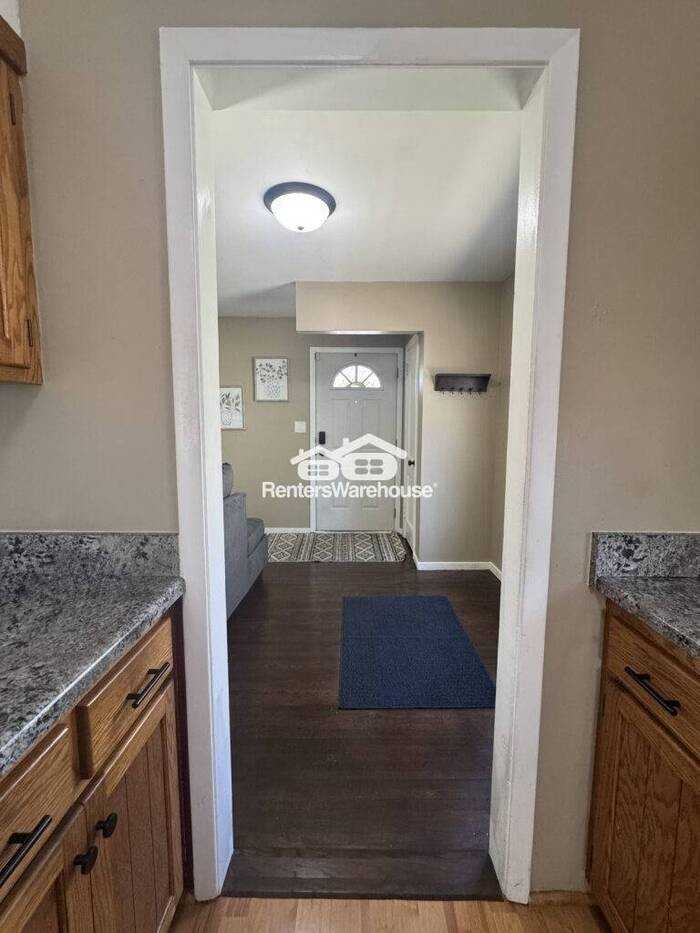 2170 Maryland Ave E - Photo 5 of 36