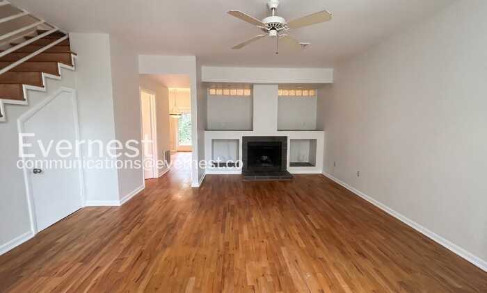 1202 Cleburne Ave Ne #3 - Photo 2 of 23