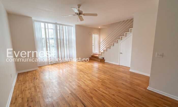 1202 Cleburne Ave Ne #3 - Photo 7 of 23
