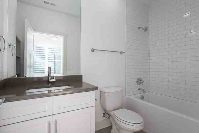 900 Meridian St #1 - Photo 2 of 17