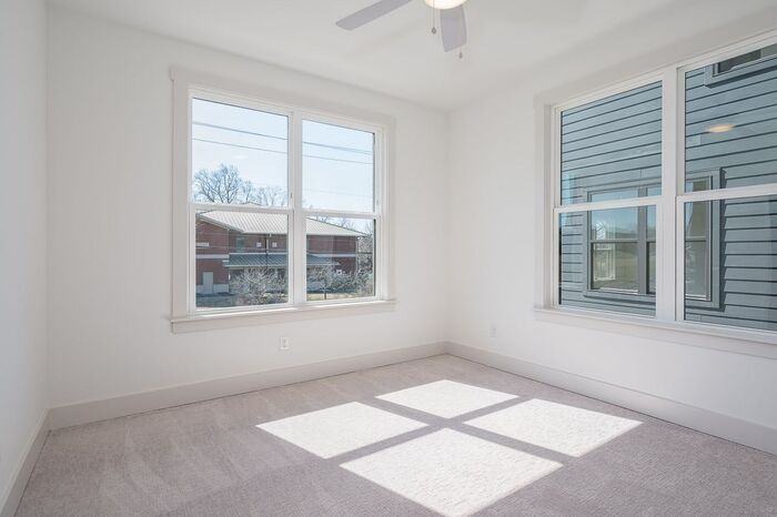 900 Meridian St #1 - Photo 4 of 17