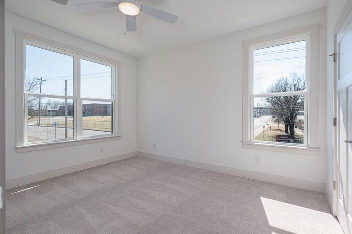 900 Meridian St #1 - Photo 5 of 17